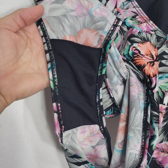 Didi Floral Tropical Printed Multicolor Bathing Scoop Neck One-Piece Swimsuit - Picture 5 of 10